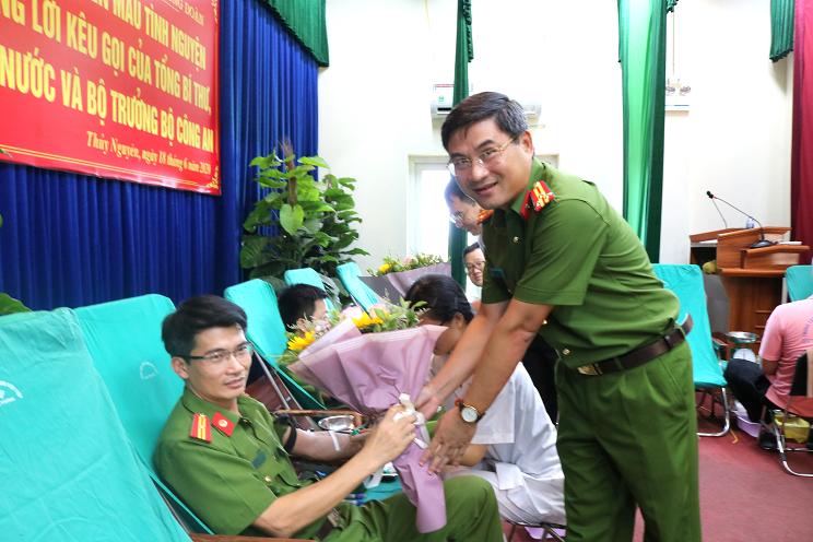 Công an huyện Thủy Nguyên tổ chức chương trình “Ngày hội hiến máu tình nguyện năm 2020”, thu 87 đơn vị máu